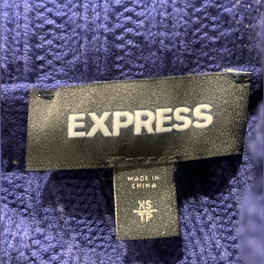 Express Women's 3/4 Sleeve Turtleneck Sweater / Size XS - Picture 15 of 16
